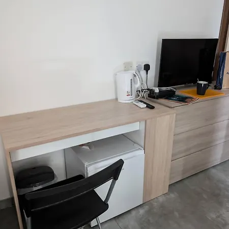 Private Cosy In A Modern Suburban Penthouse 4*