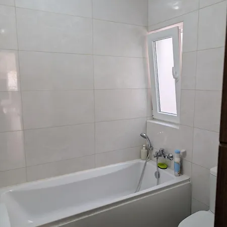 In - Private Cosy In A Modern Suburban Penthouse Affittacamere Luqa